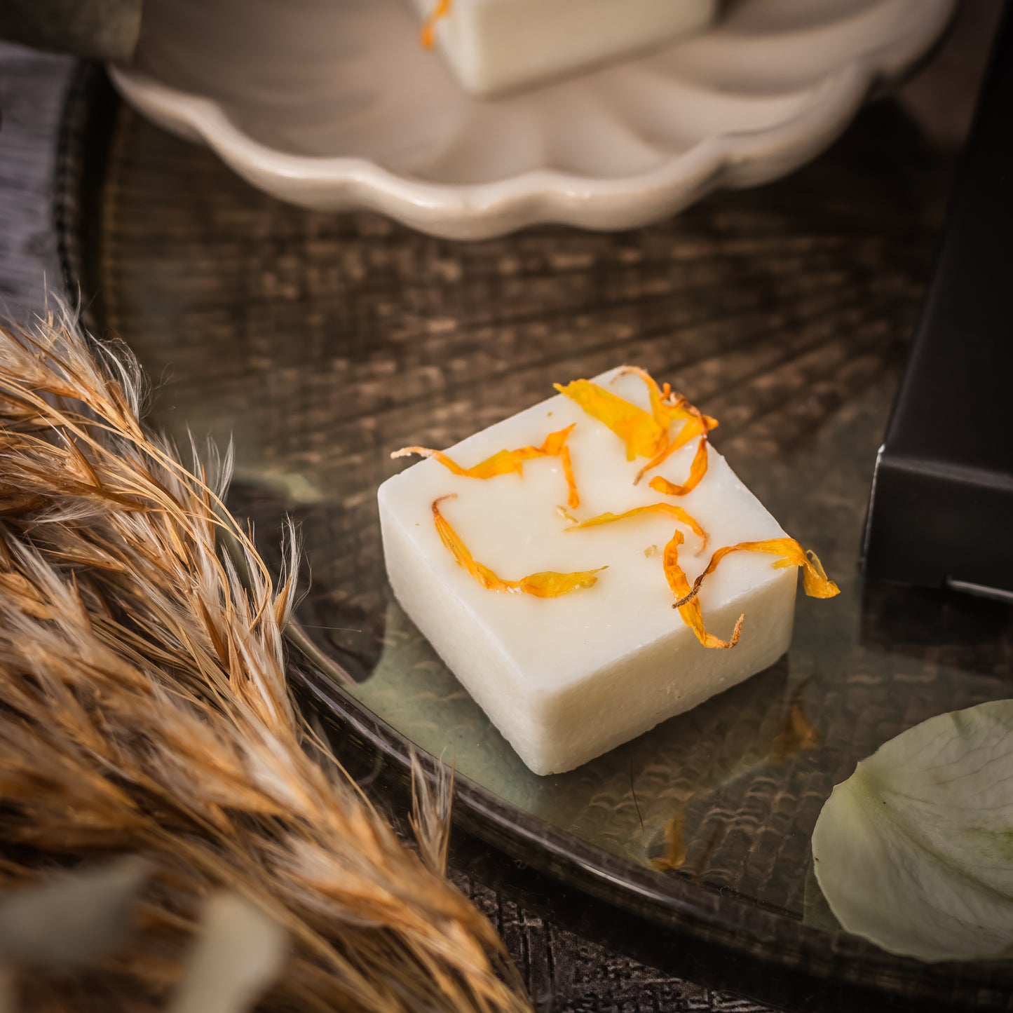 Lakeside Spa Wax Melts: Experience the soothing fragrance of water lilies, fresh aquatic notes, and a hint of relaxation. Transform your space into a blissful lakeside retreat with these exquisite wax melts, perfect for unwinding and rejuvenating the senses