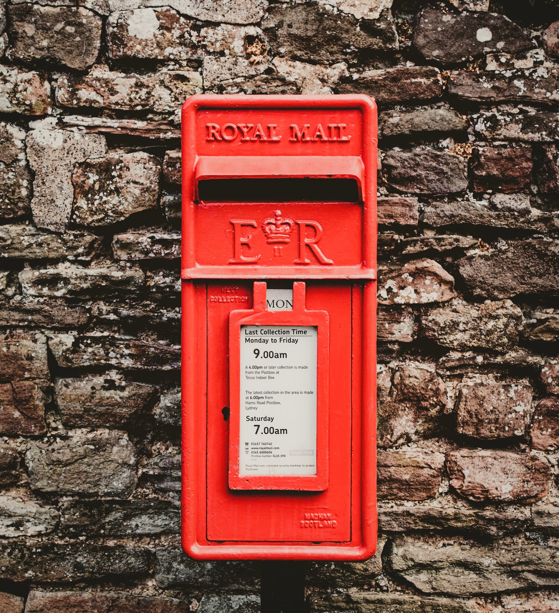Monthly wax melt subscription. Red postbox image.